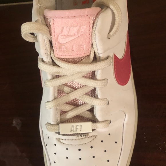 Almost brand new Nike Air Force 1 - Picture 5 of 6